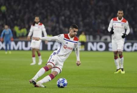 崭露头角 崭露头角